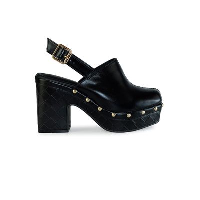 Clog Bebecê com Fivela e Detalhes em Metal