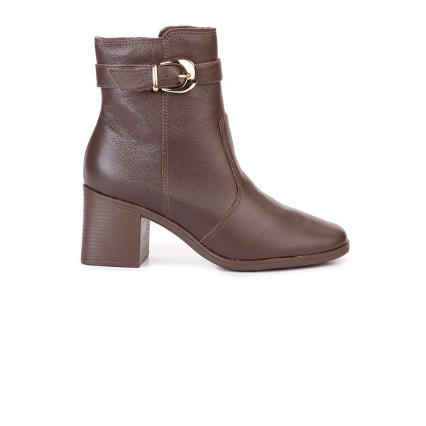 Bota Bebecê Clássica em Couro Bico Redondo com Pulseira e Fivela