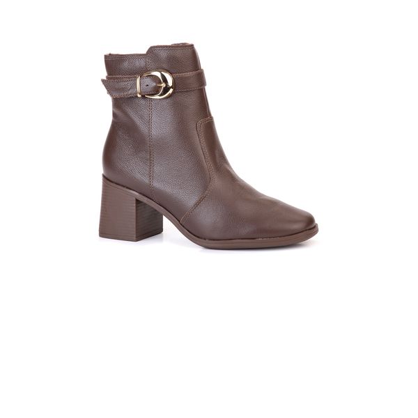 Bota Bebecê Clássica em Couro Bico Redondo com Pulseira e Fivela