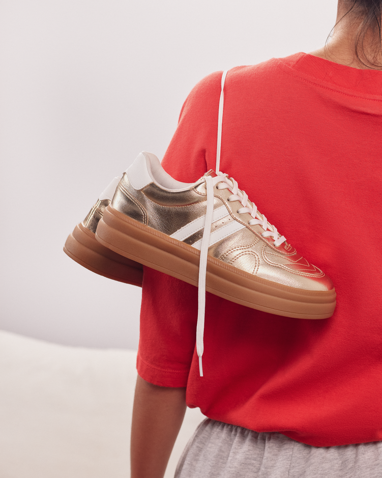  SNEAKER FEVER
